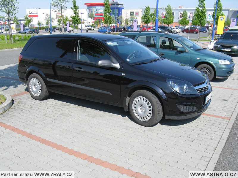  III. Opel Astra sraz Praha-Letňany 25.4.2009