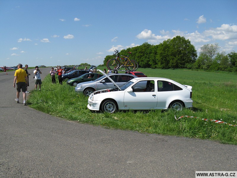 XIII.Opel Astra sraz - letiště Střemy u Mělníka 10.5.2008