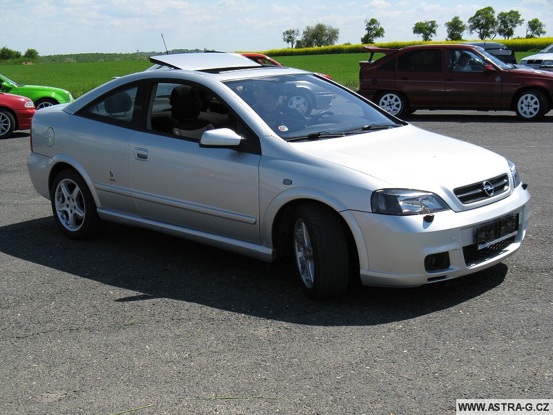 XIII.Opel Astra sraz - letiště Střemy u Mělníka 10.5.2008